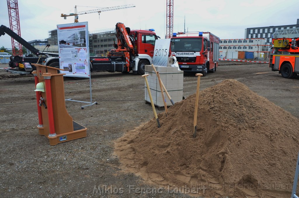 Erster Spatenstich Neues Feuerwehrzentrum Koeln Kalk Gummersbacherstr P131.JPG - Miklos Laubert